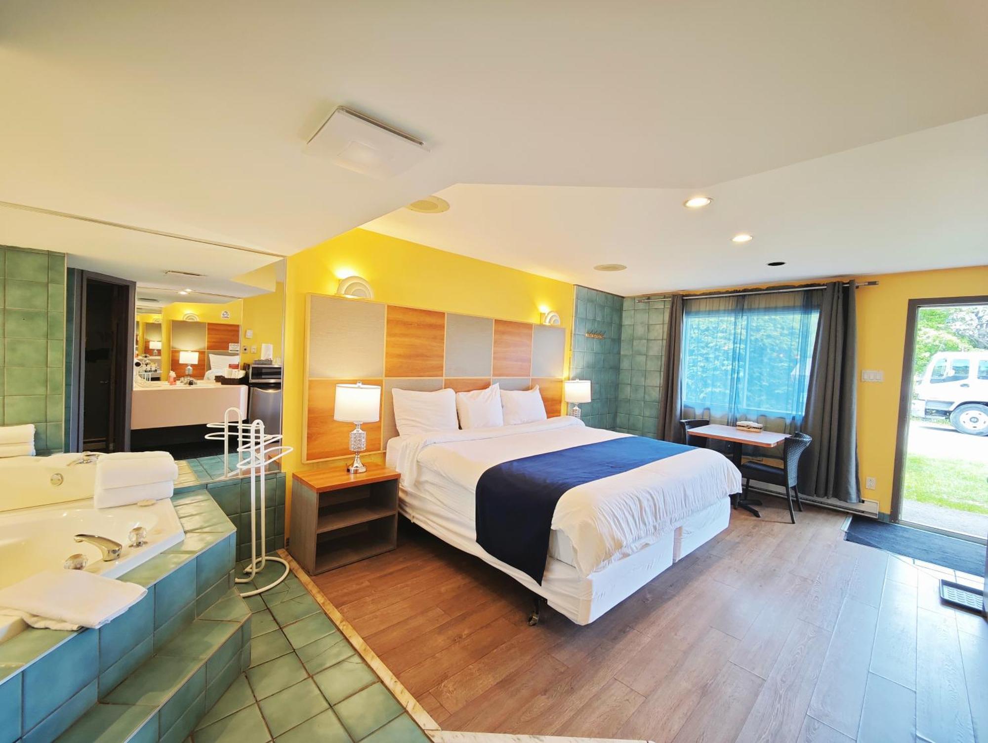 Motel Des Pentes Et Suites Saint-Sauveur-des-Monts Eksteriør bilde