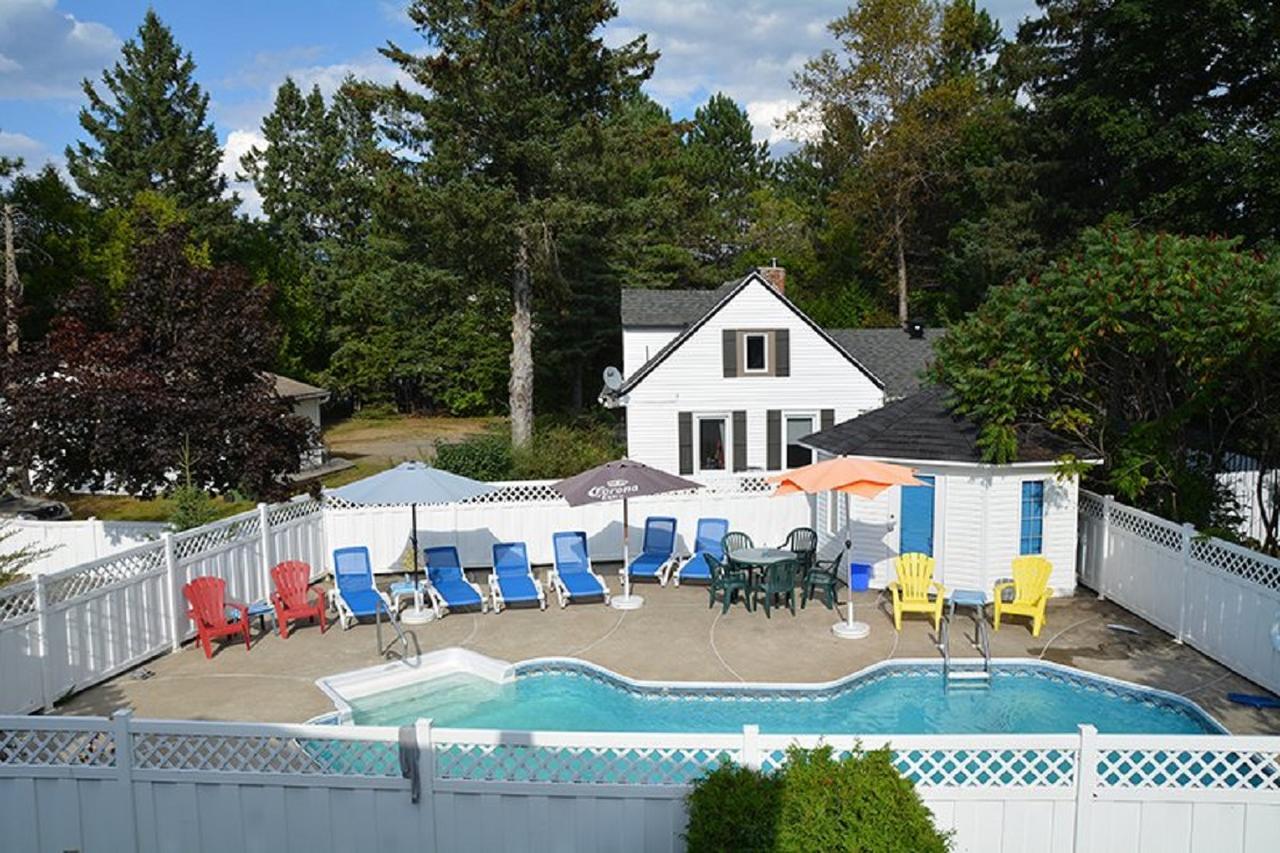 Motel Des Pentes Et Suites Saint-Sauveur-des-Monts Eksteriør bilde