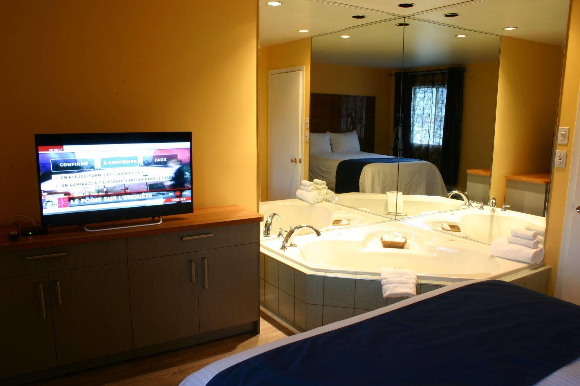 Motel Des Pentes Et Suites Saint-Sauveur-des-Monts Eksteriør bilde